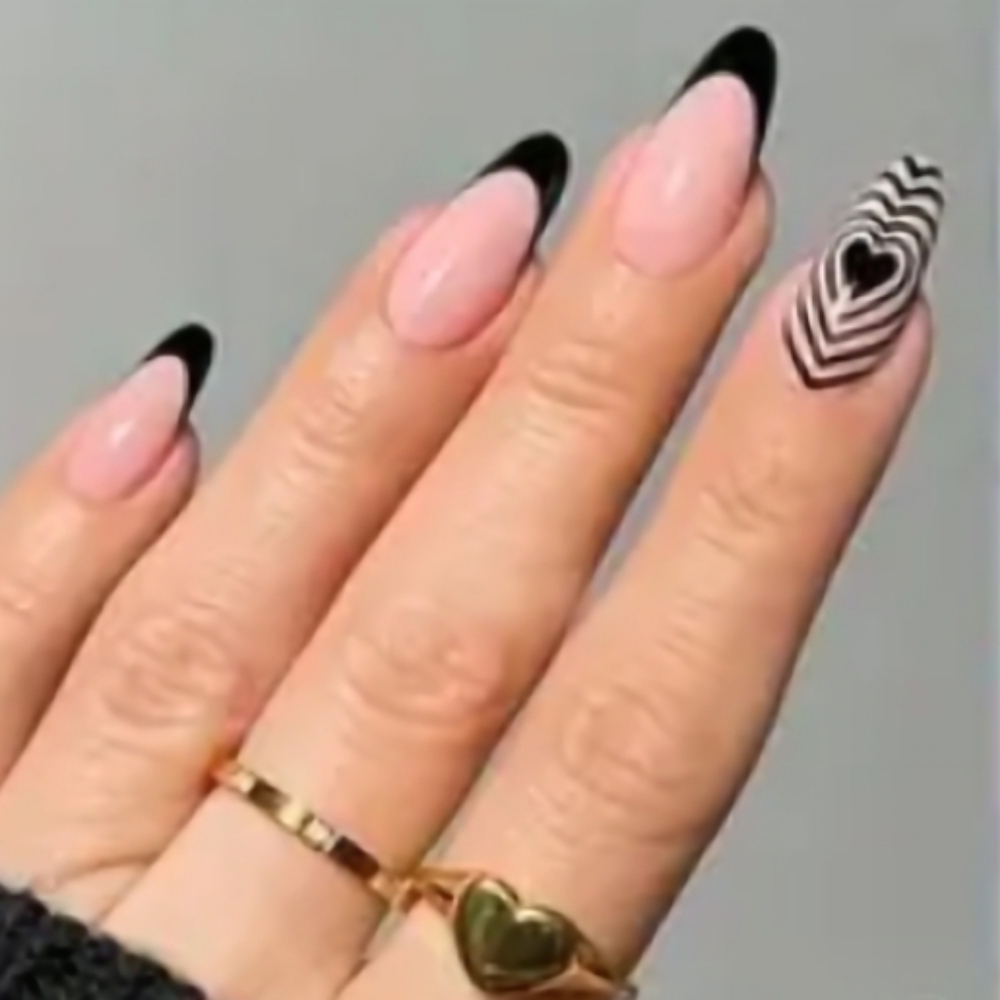 24 Pieces Fake press on nails